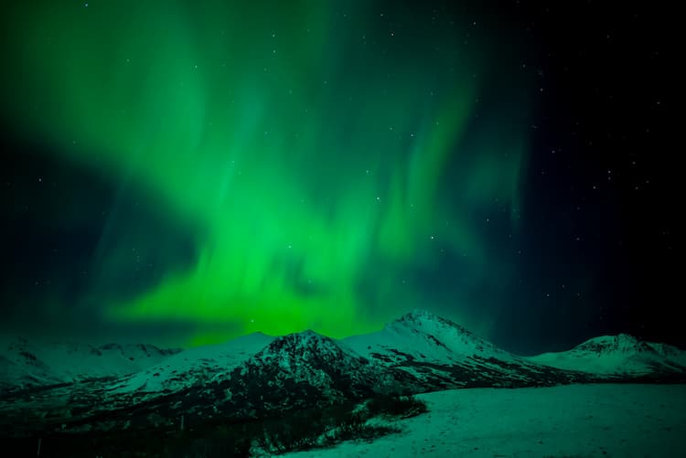 When & Where to See the Northern Lights in Alaska